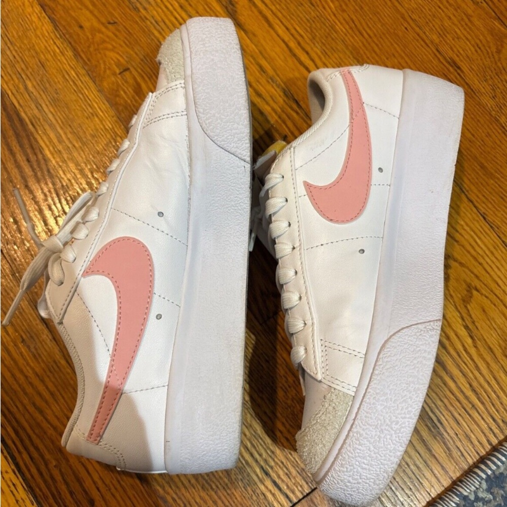 Nike Low Pink Blazers